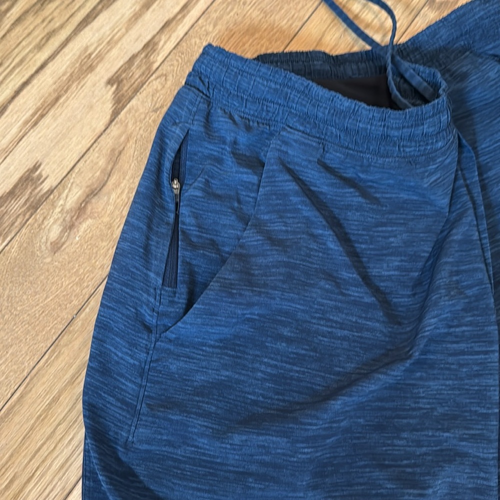 lululemon athletica‎ Men's Athletic Shorts - Navy Blue - Picture 5 of 8